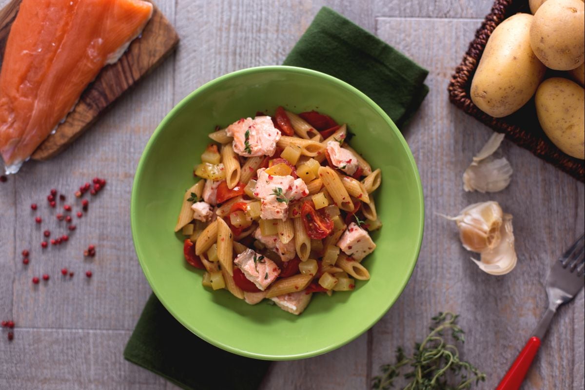 Pasta with salmon and potatoes