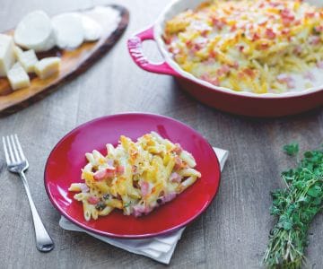 Mini penne casserole with ham and mozzarella