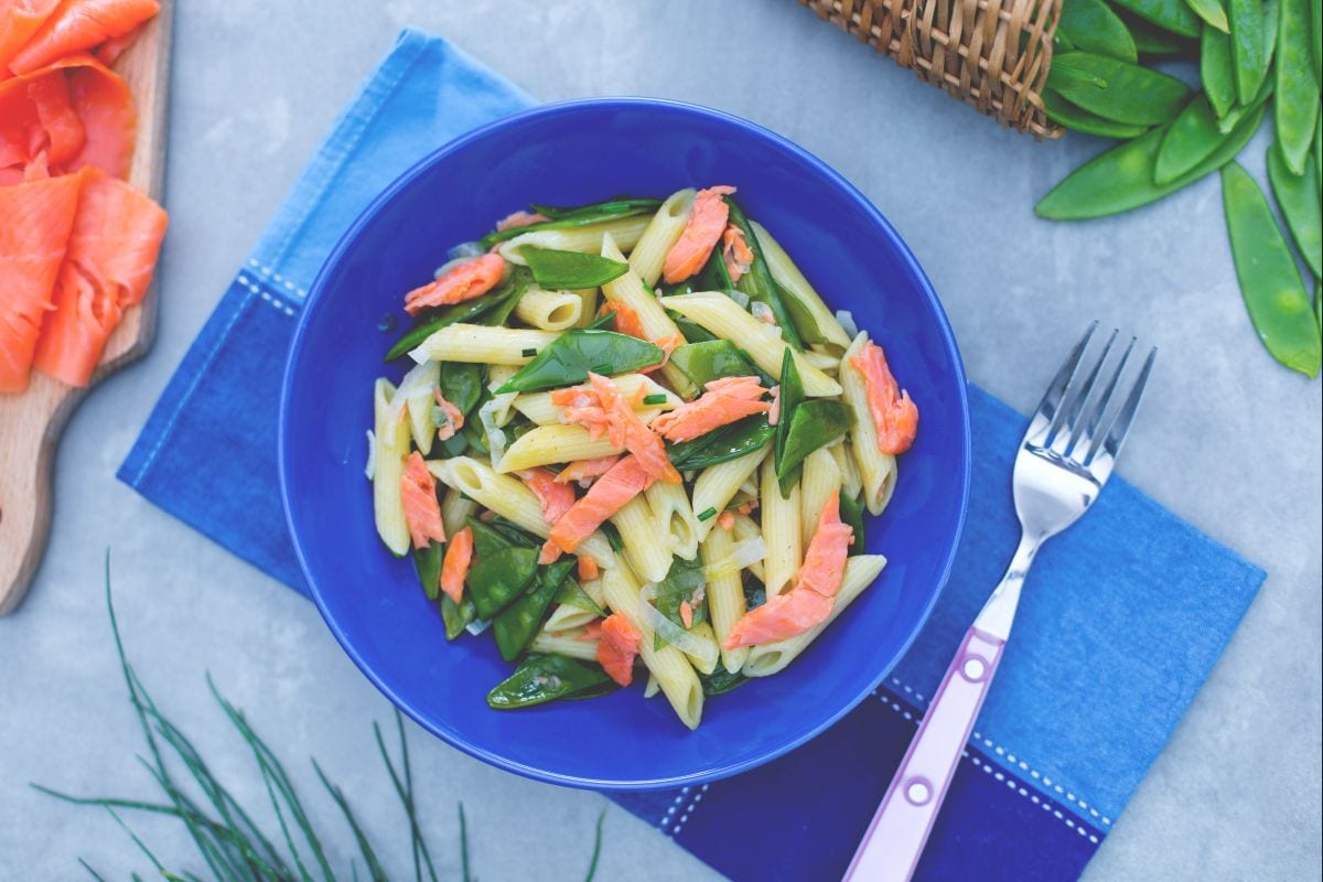 Penne with smoked salmon and snow peas