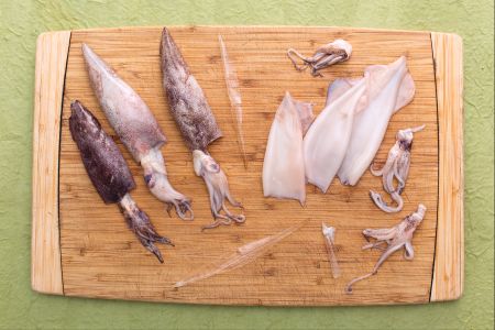 How to clean squid