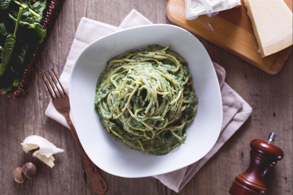 Spaghetti with ricotta and spinach