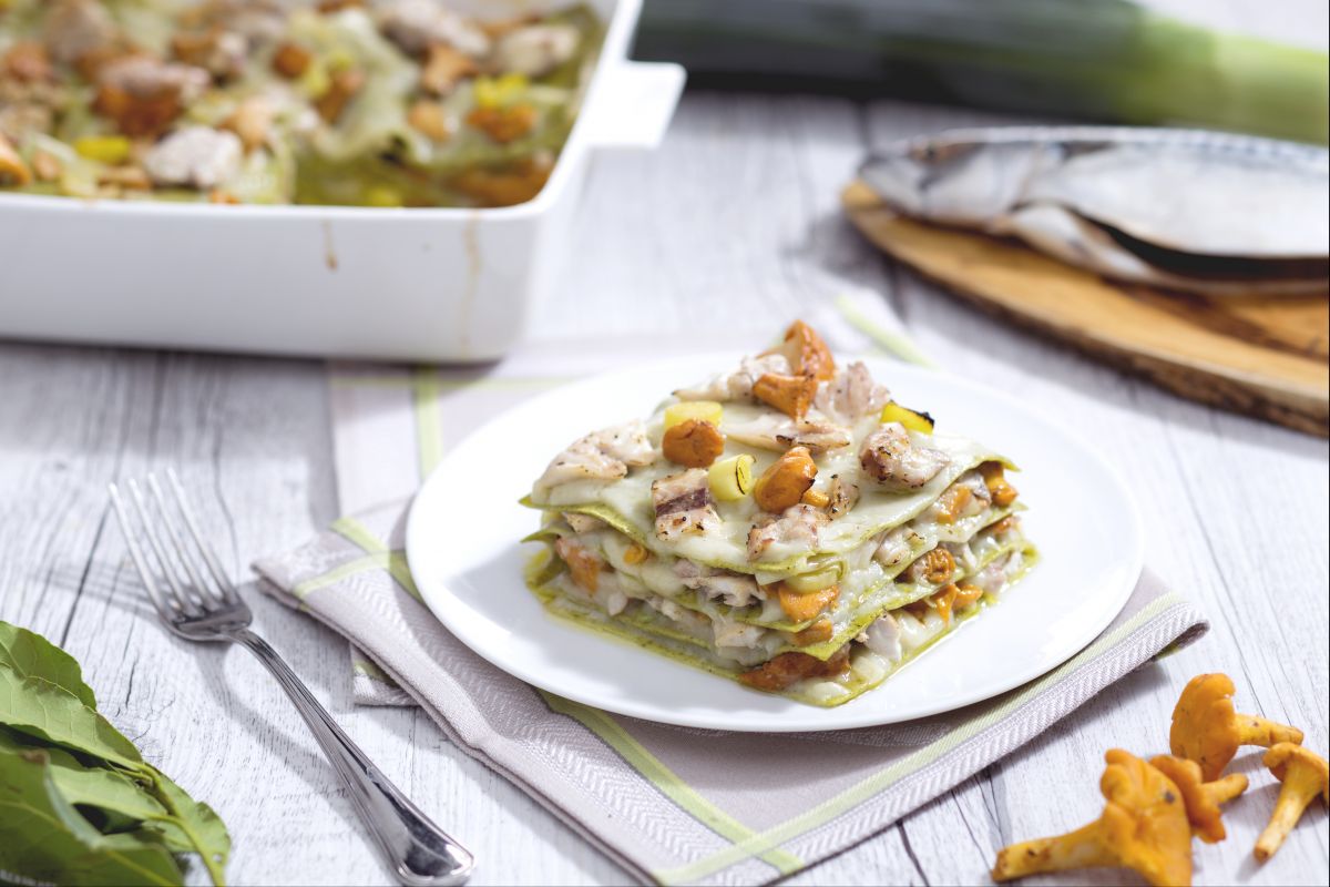 Lasagna with Mackerel Ragù and Mushrooms