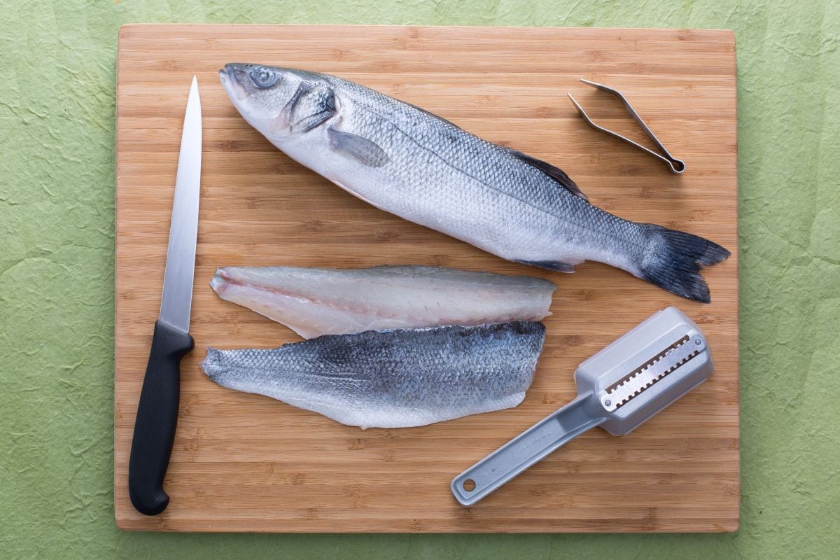 How to clean the seabass