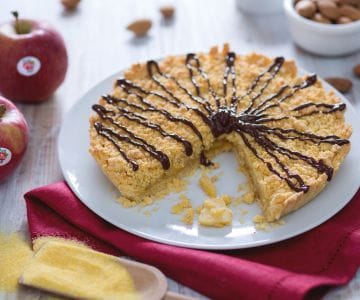 Apple crumble with chocolate sauce