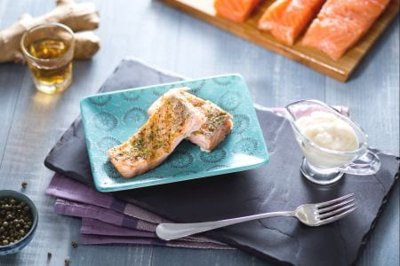 Salmon fillet with green pepper, ginger and lime