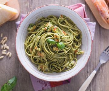 Pasta with pesto and shrimp