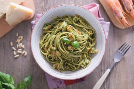 Pasta with pesto and shrimp