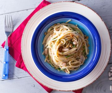 Bavette with cannellini cream, arugula, and breadcrumbs