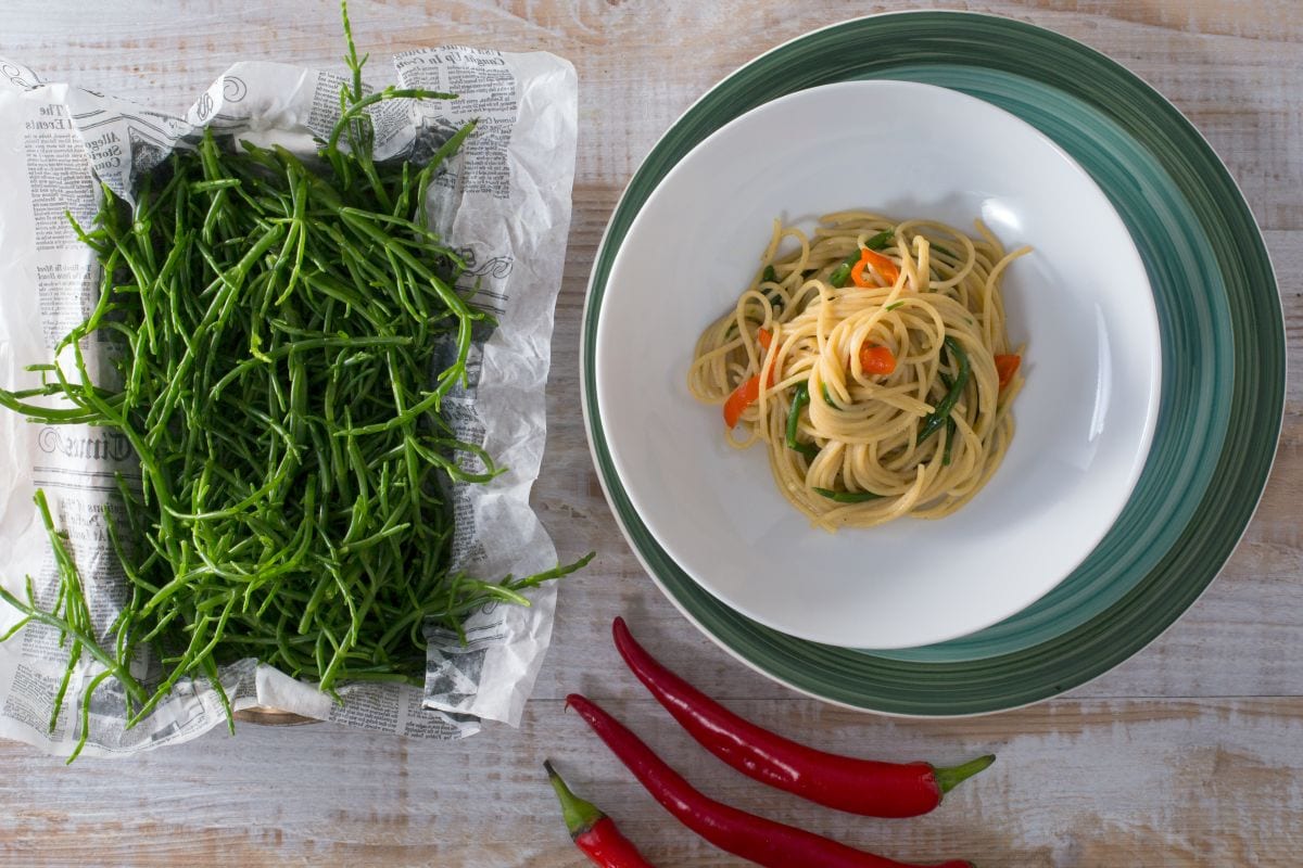 Spaghetti with sea asparagus