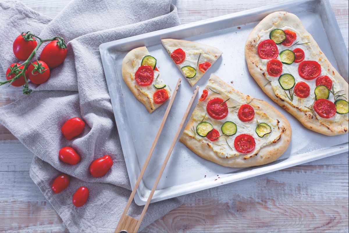 Flatbread with tomatoes and ricotta