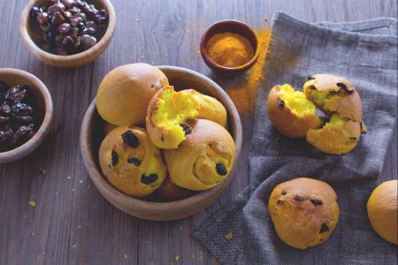 Turmeric rolls