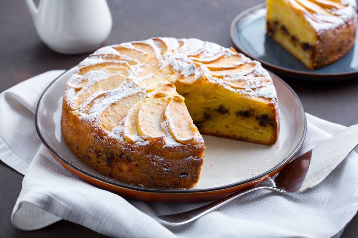 Apple and Chocolate Cake