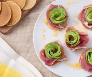 Raw starter and avocado