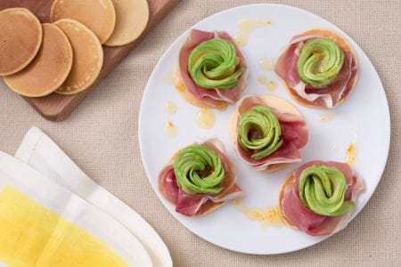 Raw starter and avocado