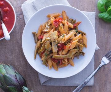 Penne with artichokes and tomato