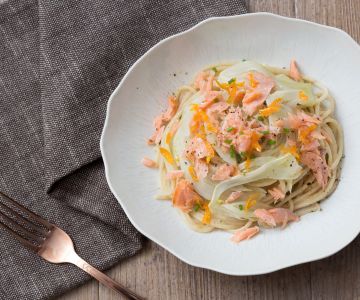 Salmon pasta with leek cream
