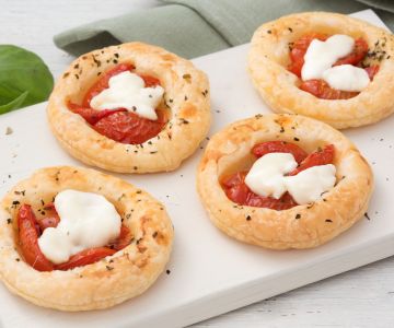 Caprese puffs