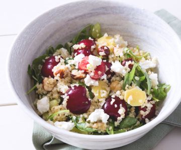 Bulgur with cherries and goat cheese