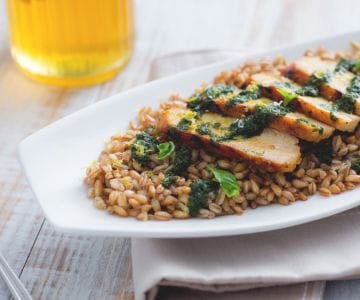 Warm spelt with honey chicken
