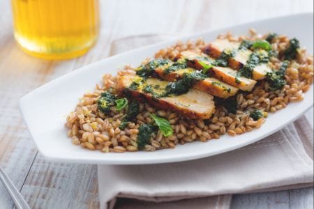 Warm spelt with honey chicken