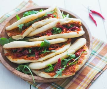 Pita with sun-dried tomato hummus