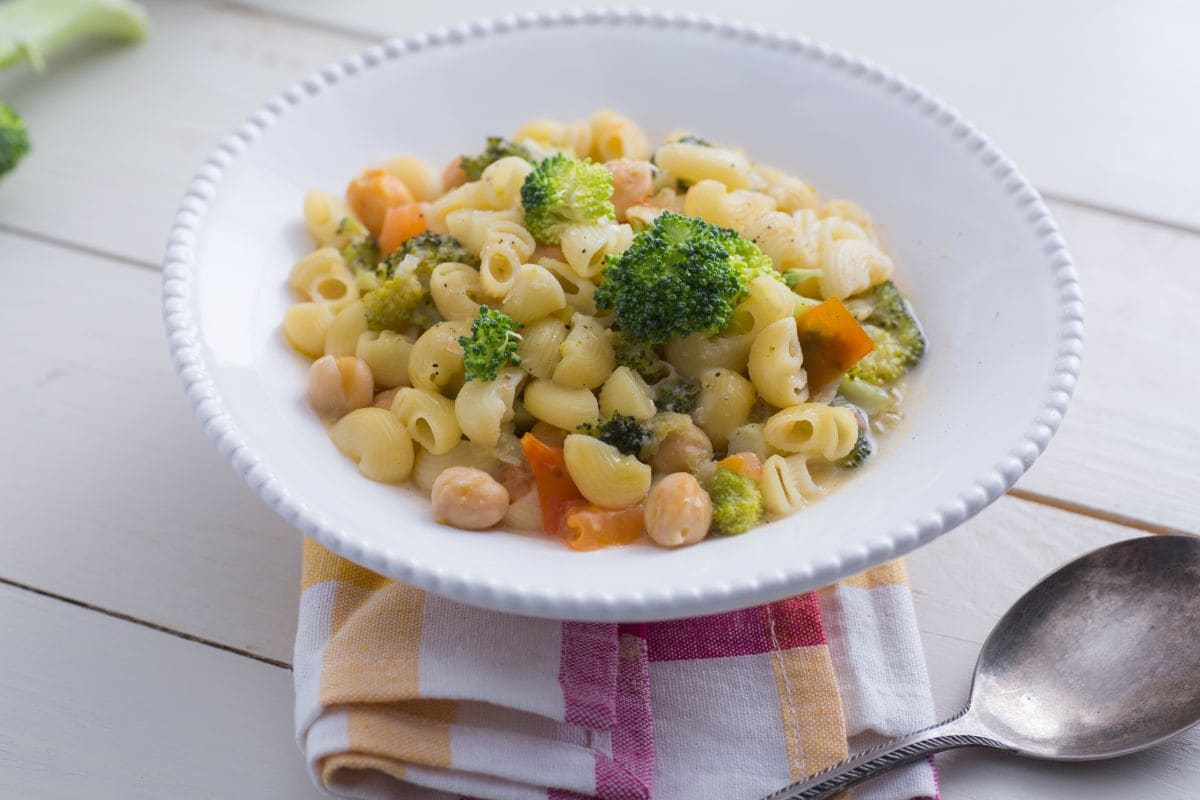 Pasta Soup with Chickpeas and Broccoli