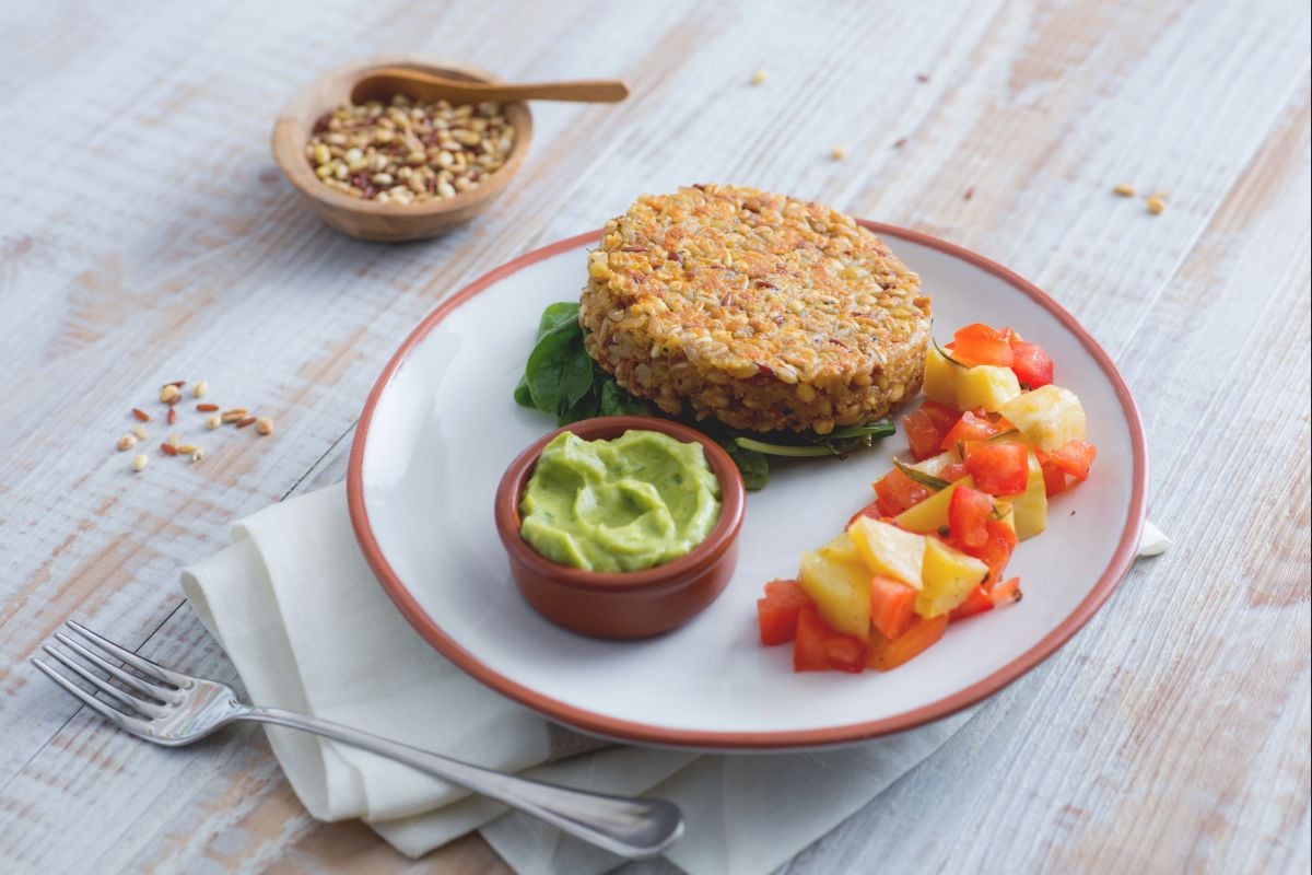 Cereal and Red Rice Burger with Avocado Hummus