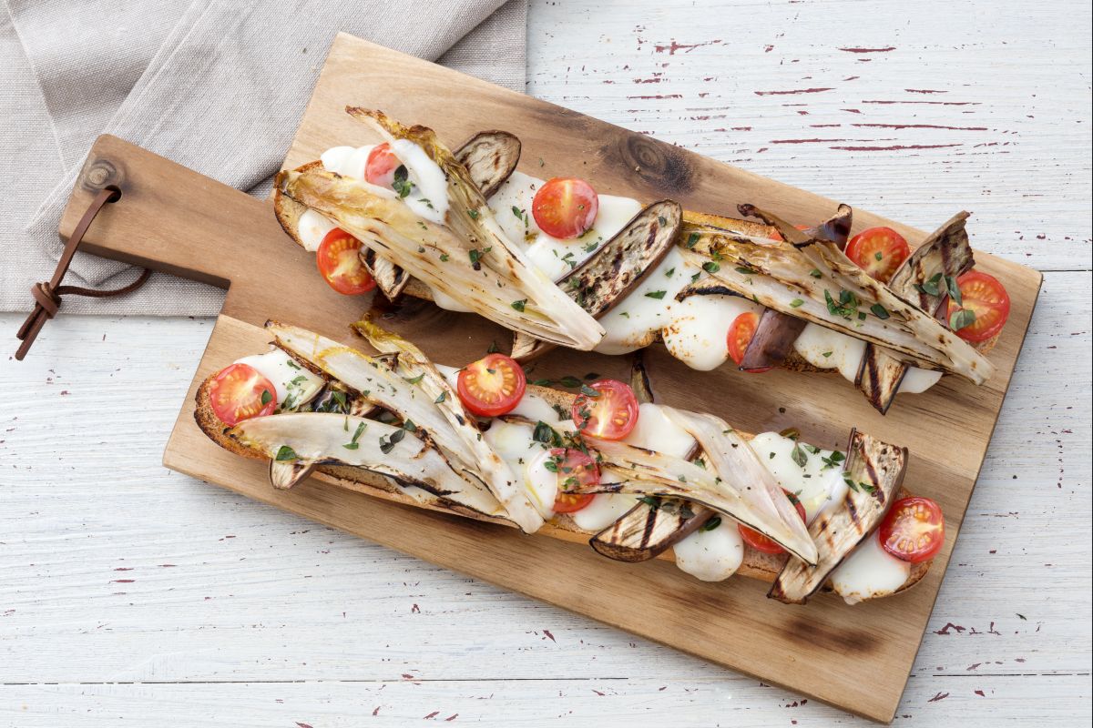 Crostini with Vegetables and Cheese