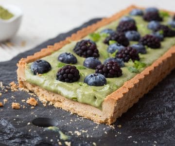 Tart with matcha tea cream