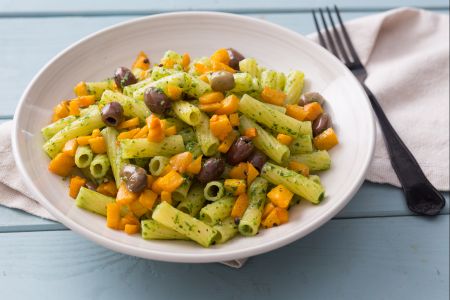 Pasta with parsley pesto and pumpkin