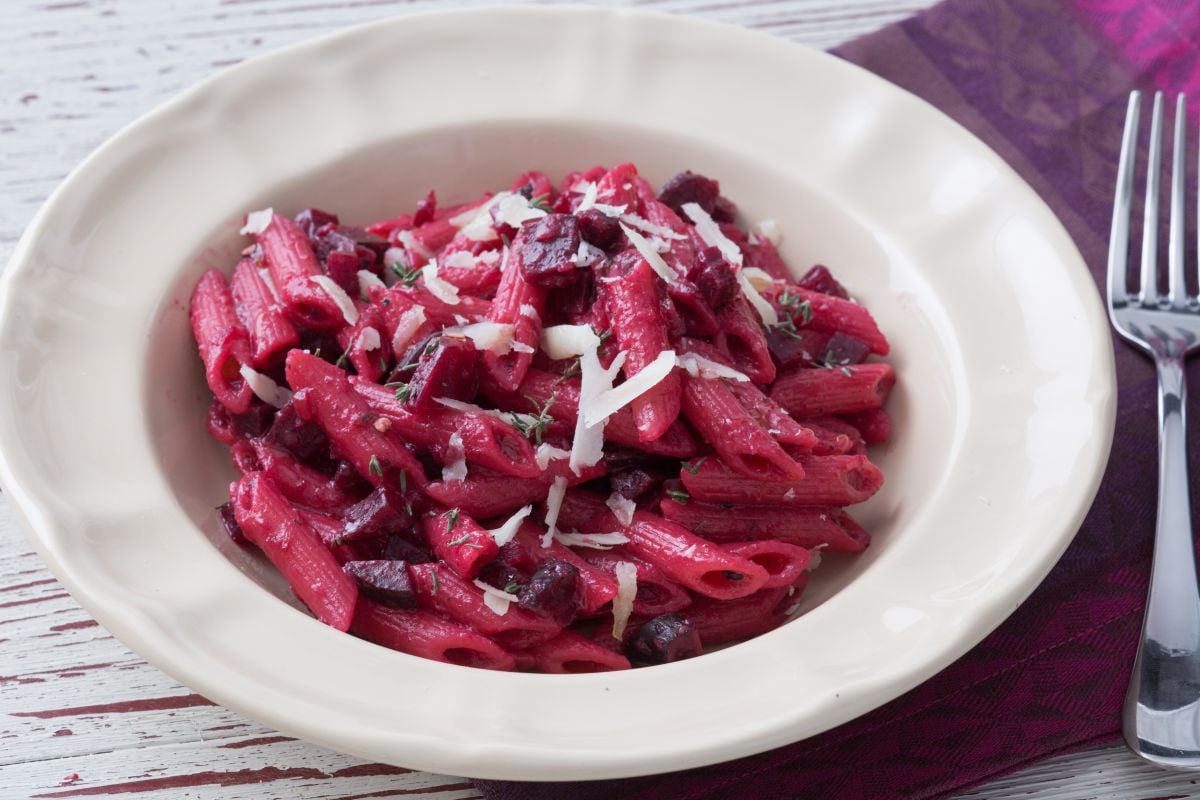 Pasta with beetroot and pecorino