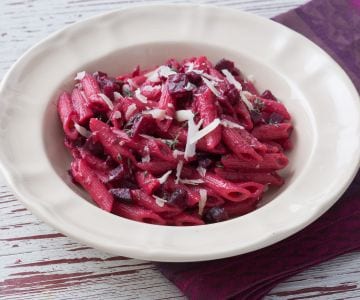 Pasta with beetroot and pecorino