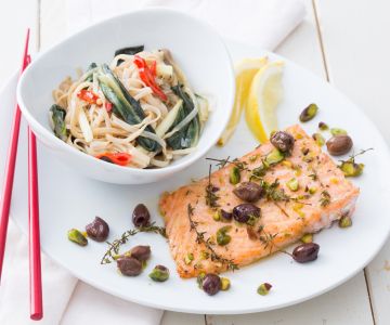 Crispy salmon with noodle salad