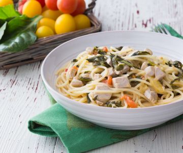 Pasta with tuna, herbs and cherry tomatoes