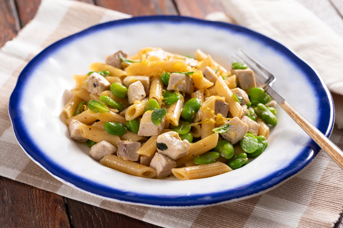 Pasta with swordfish and broad beans