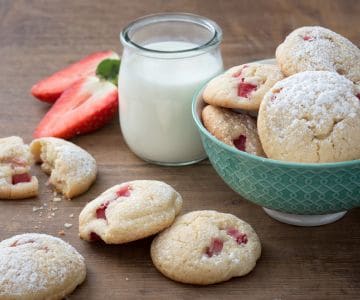 Soft strawberry cookies