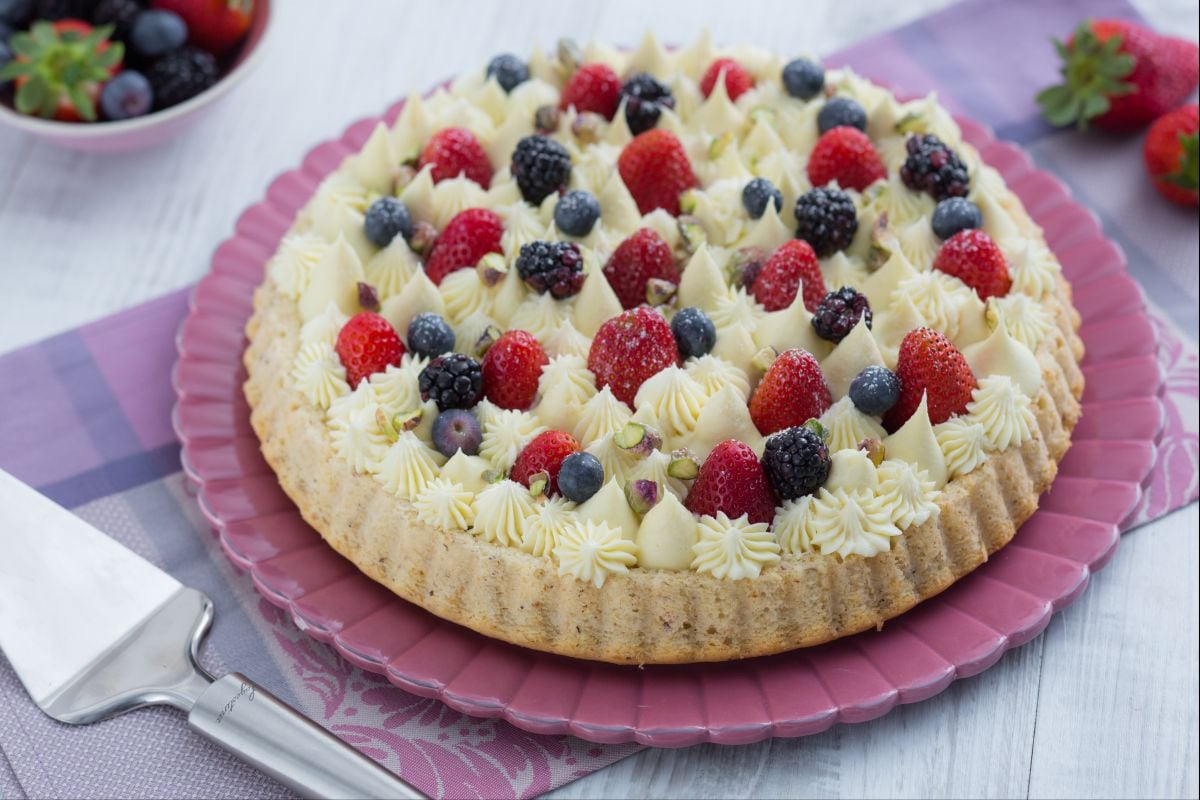 Soft tart with white chocolate