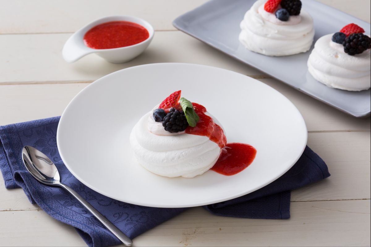 Mini pavlovas with berries