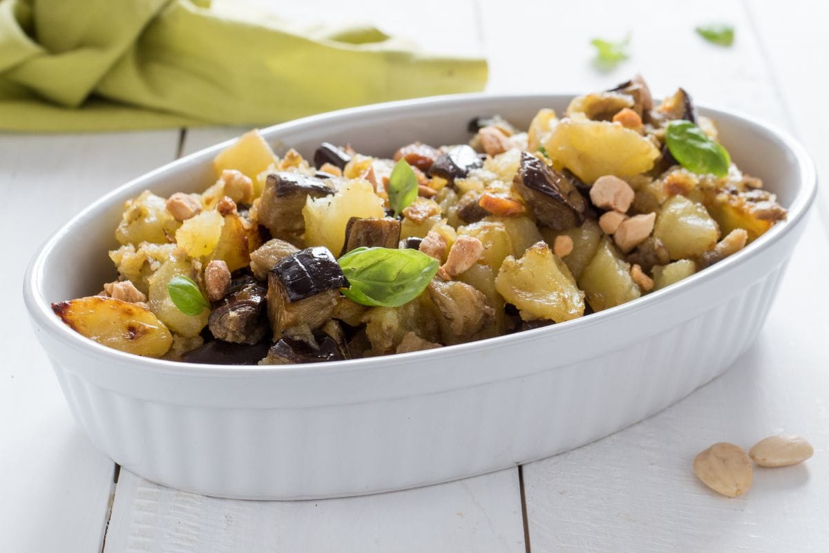 Eggplants and potatoes with almonds