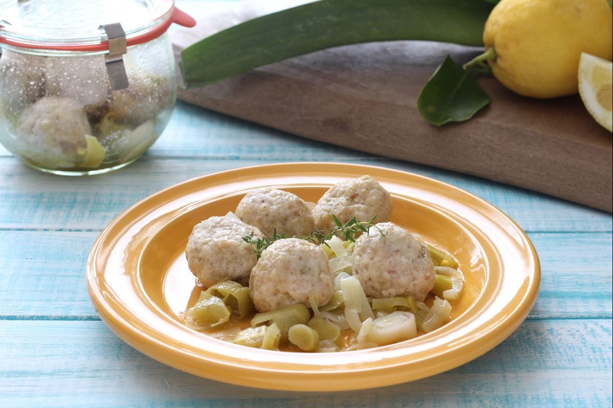 Chicken meatballs in jar cooking