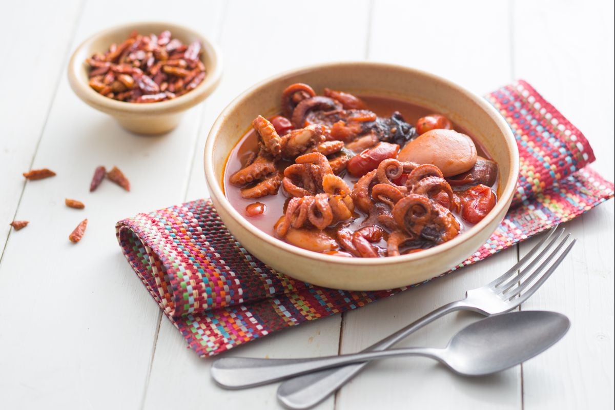Stewed baby octopus