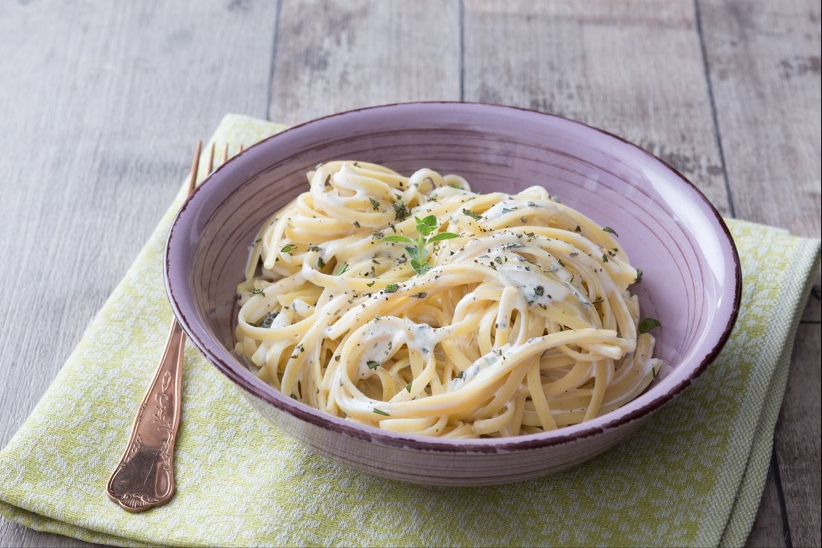 Creamy herb pasta
