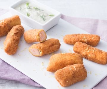 Salmon sticks with herb mushroom cream