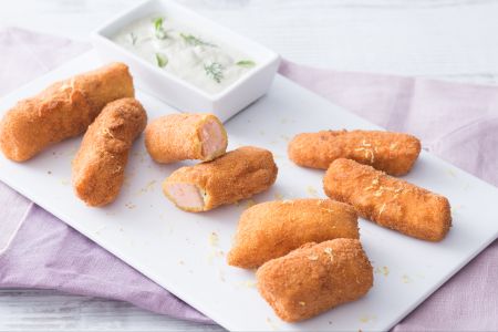 Salmon sticks with herb mushroom cream