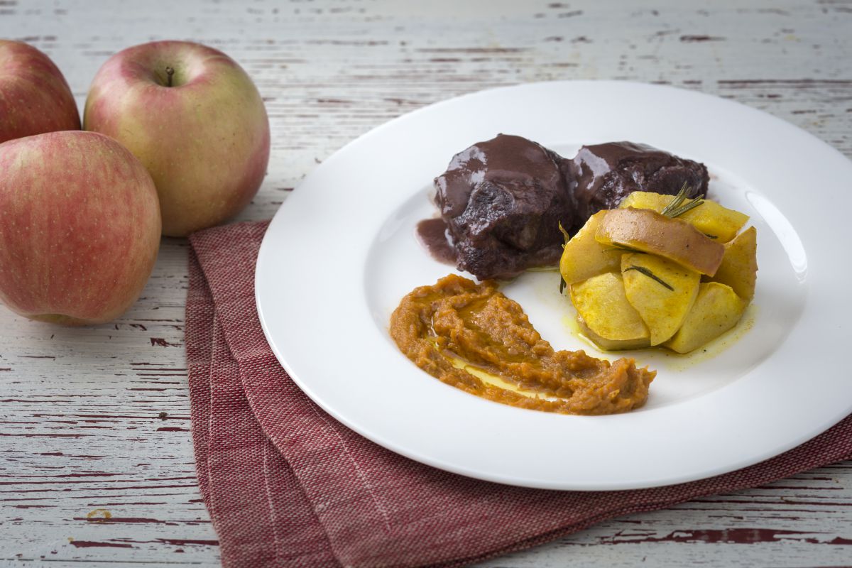Port Braised Beef with Rosemary Apples