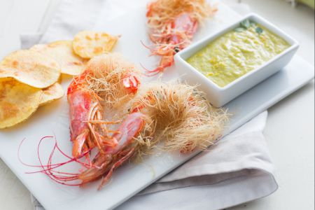 Shrimps in kataifi pastry with asparagus sauce
