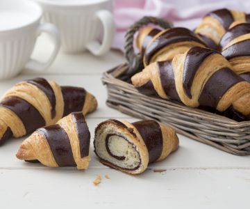Two-tone croissant