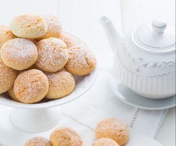 Coconut cookies with white chocolate heart
