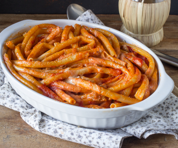 Baked ziti with lamb sauce