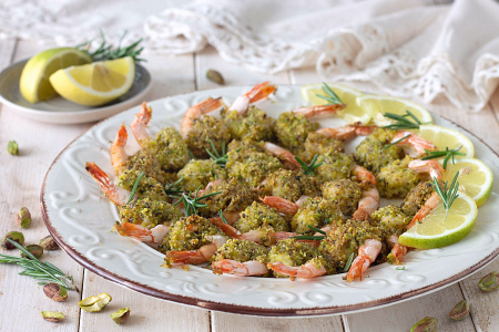 Baked shrimp with pistachio crust